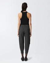 Top a canotta a costine con logo - | Pinko