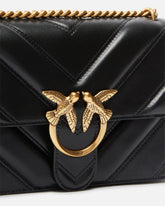 Bolso bandolera mediano Love Bag de piel granulada con diseño en V y logo - | Pinko