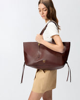 Medium leather shopper bag with metal details - | Pinko