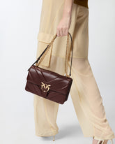 Borsa a spalla media Love Bag One in pelle e nappa chevron con tripla catena - Rosso | Pinko