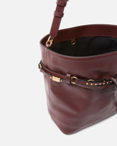 Średnia skórzana torebka na ramię Bucket Belt Bag - | Pinko