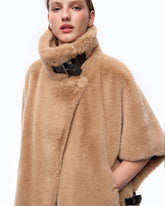 Cappa effetto pelliccia - | Pinko