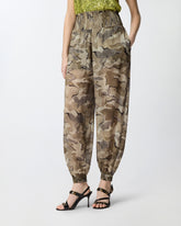 Pantaloni balloon camouflage con vita alta - | Pinko