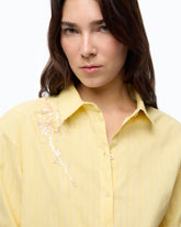 Camicia in tessuto a righe con ricami floreali - | Pinko