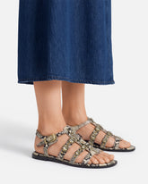 Sandales basses en cuir à embossage python et clous - | Pinko