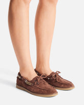 Mocassins en daim avec applications bijou - | Pinko
