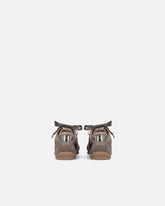 Sneakers con lacci doppi e applicazioni - | Pinko