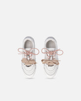 Sneakers con lacci doppi, cristallo e charm - | Pinko