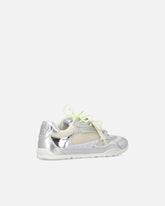 Sneakers laminate con lacci doppi e applicazioni gioiello - | Pinko