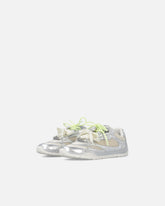Sneakers laminate con lacci doppi e applicazioni gioiello - | Pinko